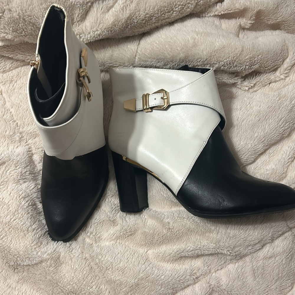 Boots - Picture 4 of 4